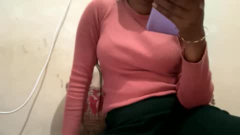 Snapshot of parneetu_642 chatting on 12/02/25, 02:28 parneetu_642 online show from 12/02/25, 02:28