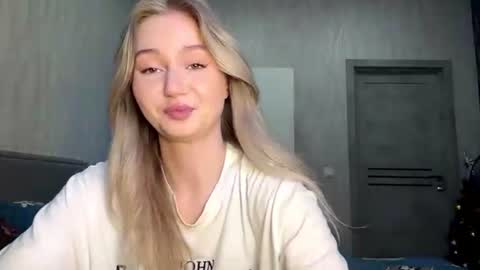 Milana online show from 07/05/26, 03:41