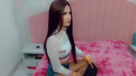 party_fre_girl online show from 04/28/26, 04:06