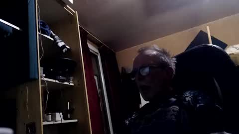 Snapshot of pascal88881 chatting on 12/02/24, 06:52 pascal88881 online show from 12/02/24, 06:52