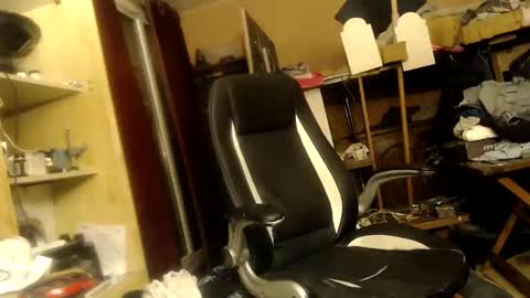 Snapshot of pascal88881 chatting on 12/06/24, 10:08 pascal88881 online show from 12/06/24, 10:08