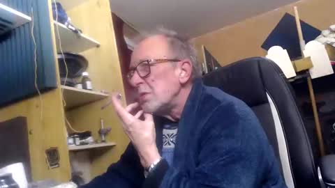 Snapshot of pascal88881 chatting on 12/08/24, 08:20 pascal88881 online show from 12/08/24, 08:20