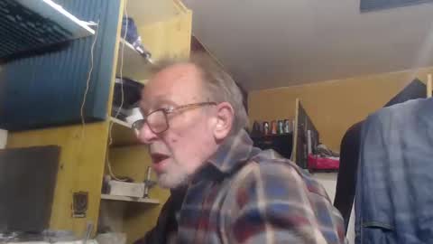 Snapshot of pascal88881 chatting on 12/09/24, 08:44 pascal88881 online show from 12/09/24, 08:44