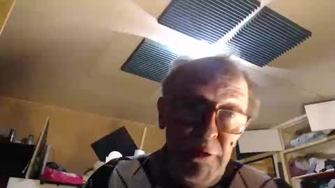 Snapshot of pascal88881 chatting on 12/20/24, 07:50 pascal88881 online show from 12/20/24, 07:50