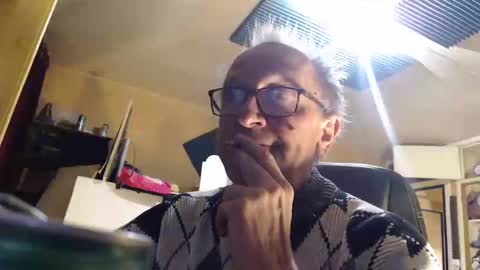 Snapshot of pascal88881 chatting on 12/21/24, 05:40 pascal88881 online show from 12/21/24, 05:40