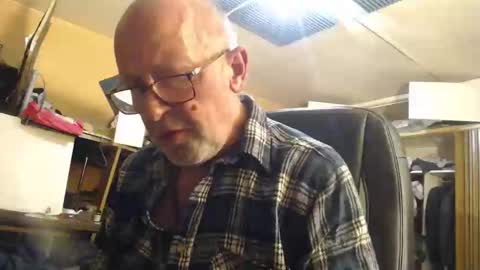 Snapshot of pascal88881 chatting on 12/23/24, 08:47 pascal88881 online show from 12/23/24, 08:47