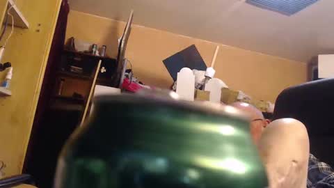 Snapshot of pascal88881 chatting on 12/23/24, 11:49 pascal88881 online show from 12/23/24, 11:49