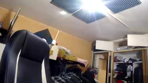 Snapshot of pascal88881 chatting on 12/24/24, 11:28 pascal88881 online show from 12/24/24, 11:28