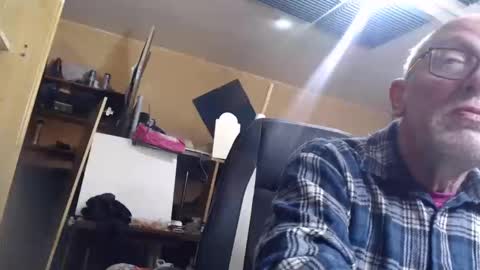 Snapshot of pascal88881 chatting on 12/24/24, 05:55 pascal88881 online show from 12/24/24, 05:55