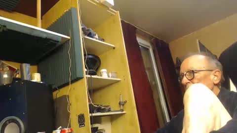 Snapshot of pascal88881 chatting on 02/27/25, 02:54 pascal88881 online show from 02/27/25, 02:54