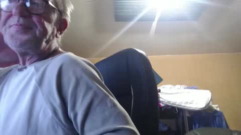 Snapshot of pascal88881 chatting on 10/15/25, 09:09 pascal88881 online show from 10/15/25, 09:09