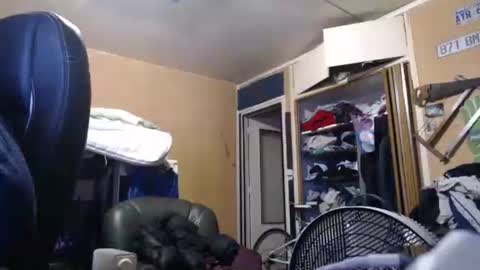 Snapshot of pascal88881 chatting on 10/31/25, 12:11 pascal88881 online show from 10/31/25, 12:11