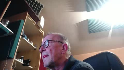 Snapshot of pascal88881 chatting on 11/11/25, 10:26 pascal88881 online show from 11/11/25, 10:26