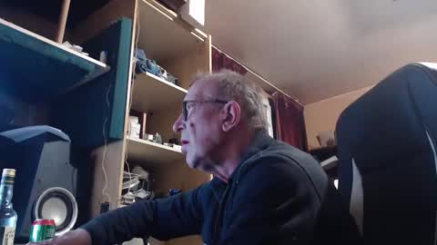 Snapshot of pascal88881 chatting on 11/23/25, 02:33 pascal88881 online show from 11/23/25, 02:33