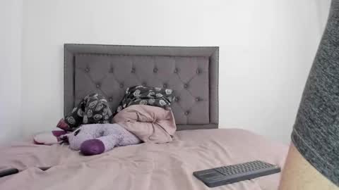 Violetafantasy online show from 12/15/25, 11:47