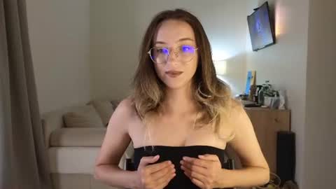 Anna online show from 07/29/26, 08:40