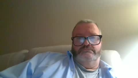 Snapshot of passporttraveler1 chatting on 12/27/24, 01:32 passporttraveler1 online show from 12/27/24, 01:32