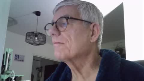 Snapshot of patrick5275 chatting on 12/20/25, 05:25 patrick5275 online show from 12/20/25, 05:25