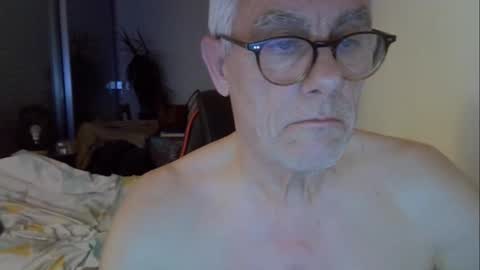 Snapshot of patrick5275 chatting on 04/24/26, 09:17 patrick5275 online show from 04/24/26, 09:17