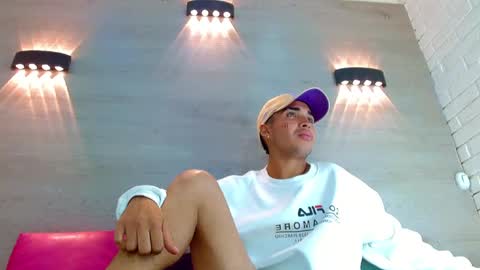 Snapshot of patrickxx_1 chatting on 09/24/25, 04:49 PatrickXX 1 online show from 09/24/25, 04:49