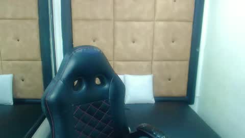 Snapshot of patrickxx_1 chatting on 09/28/25, 01:49 PatrickXX 1 online show from 09/28/25, 01:49