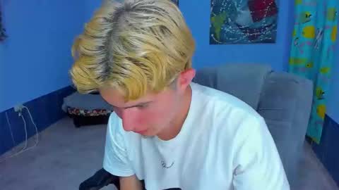 Snapshot of patrik027 chatting on 09/13/25, 06:13 .... online show from 09/13/25, 06:13