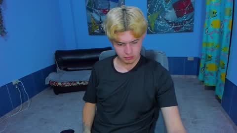 Snapshot of patrik027 chatting on 09/14/25, 07:02 .... online show from 09/14/25, 07:02