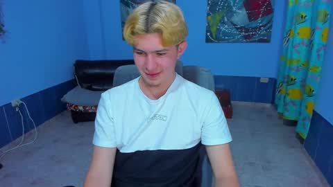 Snapshot of patrik027 chatting on 09/16/25, 06:25 .... online show from 09/16/25, 06:25