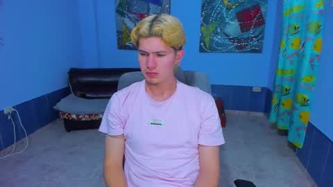 Snapshot of patrik027 chatting on 09/16/25, 06:31 .... online show from 09/16/25, 06:31