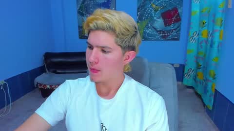 Snapshot of patrik027 chatting on 09/19/25, 07:10 .... online show from 09/19/25, 07:10