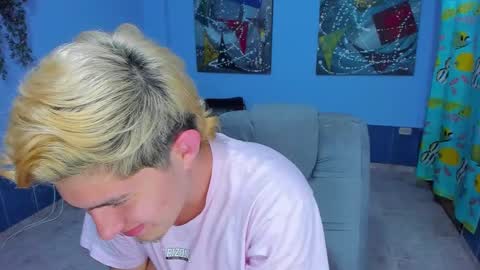 Snapshot of patrik027 chatting on 09/21/25, 06:48 .... online show from 09/21/25, 06:48