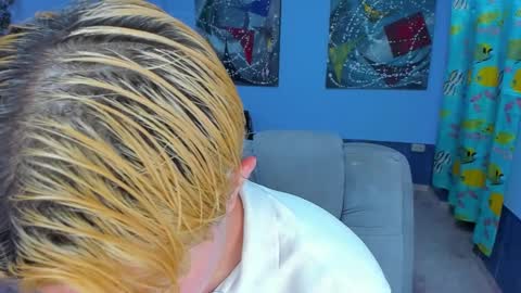 Snapshot of patrik027 chatting on 09/21/25, 06:53 .... online show from 09/21/25, 06:53