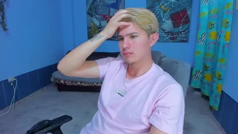 Snapshot of patrik027 chatting on 10/10/25, 06:34 .... online show from 10/10/25, 06:34