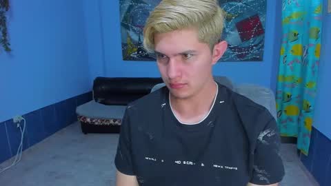 Snapshot of patrik027 chatting on 10/11/25, 07:51 .... online show from 10/11/25, 07:51