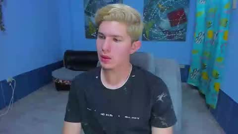 Snapshot of patrik027 chatting on 10/11/25, 07:56 .... online show from 10/11/25, 07:56