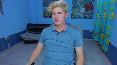 Snapshot of patrik027 chatting on 10/14/25, 07:03 .... online show from 10/14/25, 07:03