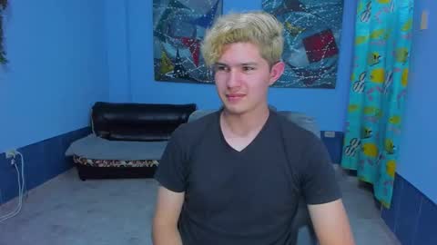 Snapshot of patrik027 chatting on 10/15/25, 10:43 .... online show from 10/15/25, 10:43