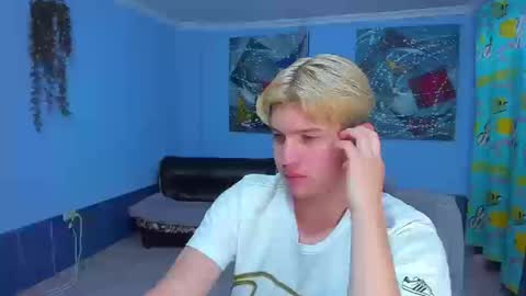 Snapshot of patrik027 chatting on 10/18/25, 06:30 .... online show from 10/18/25, 06:30