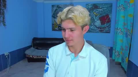 Snapshot of patrik027 chatting on 10/23/25, 06:28 .... online show from 10/23/25, 06:28