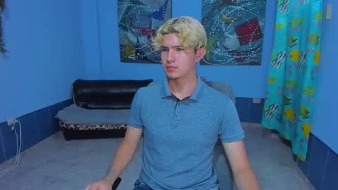 Snapshot of patrik027 chatting on 10/27/25, 07:12 .... online show from 10/27/25, 07:12