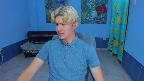 Snapshot of patrik027 chatting on 11/02/25, 12:46 .... online show from 11/02/25, 12:46