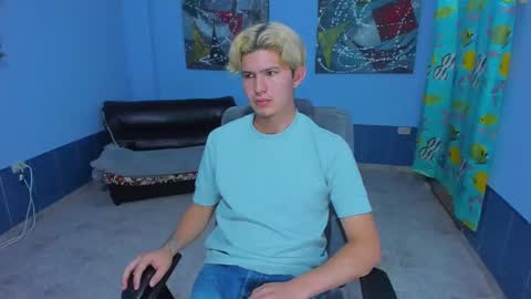 Snapshot of patrik027 chatting on 11/04/25, 08:02 .... online show from 11/04/25, 08:02