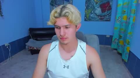 Snapshot of patrik027 chatting on 11/05/25, 01:05 .... online show from 11/05/25, 01:05