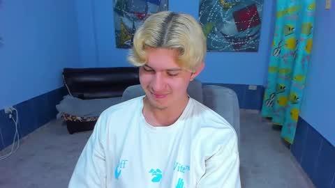 Snapshot of patrik027 chatting on 11/05/25, 08:09 .... online show from 11/05/25, 08:09