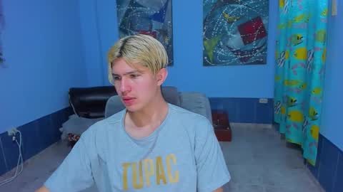 Snapshot of patrik027 chatting on 11/11/25, 08:03 .... online show from 11/11/25, 08:03