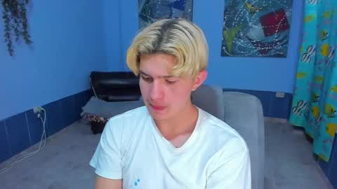 Snapshot of patrik027 chatting on 11/15/25, 07:38 .... online show from 11/15/25, 07:38