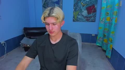 Snapshot of patrik027 chatting on 11/15/25, 07:54 .... online show from 11/15/25, 07:54