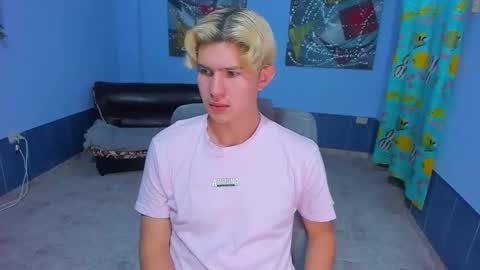 Snapshot of patrik027 chatting on 11/16/25, 06:57 .... online show from 11/16/25, 06:57