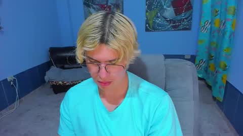 Snapshot of patrik027 chatting on 11/20/25, 09:20 .... online show from 11/20/25, 09:20