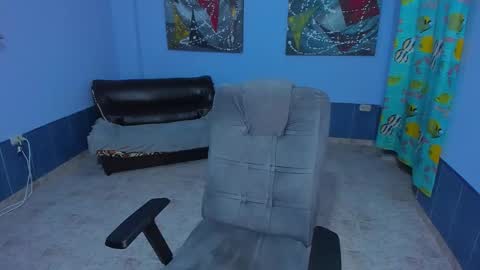 Snapshot of patrik027 chatting on 11/25/25, 08:25 .... online show from 11/25/25, 08:25